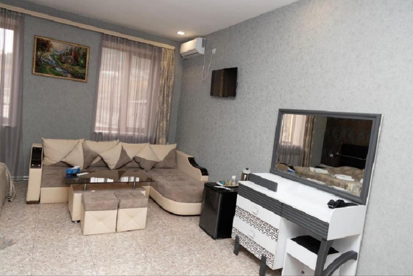 Noyemburg Hotel Noyemberyan المظهر الخارجي الصورة
