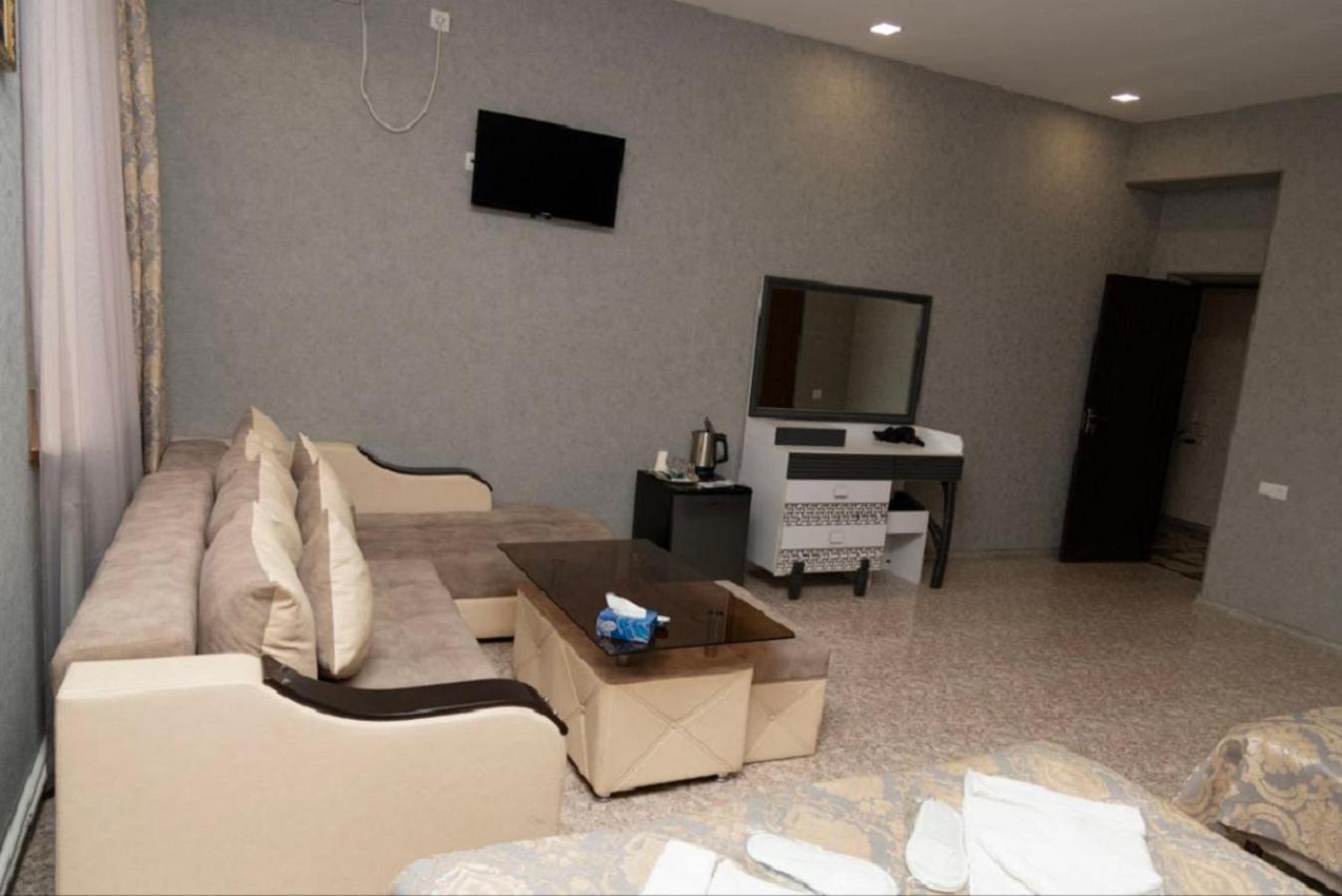 Noyemburg Hotel Noyemberyan المظهر الخارجي الصورة