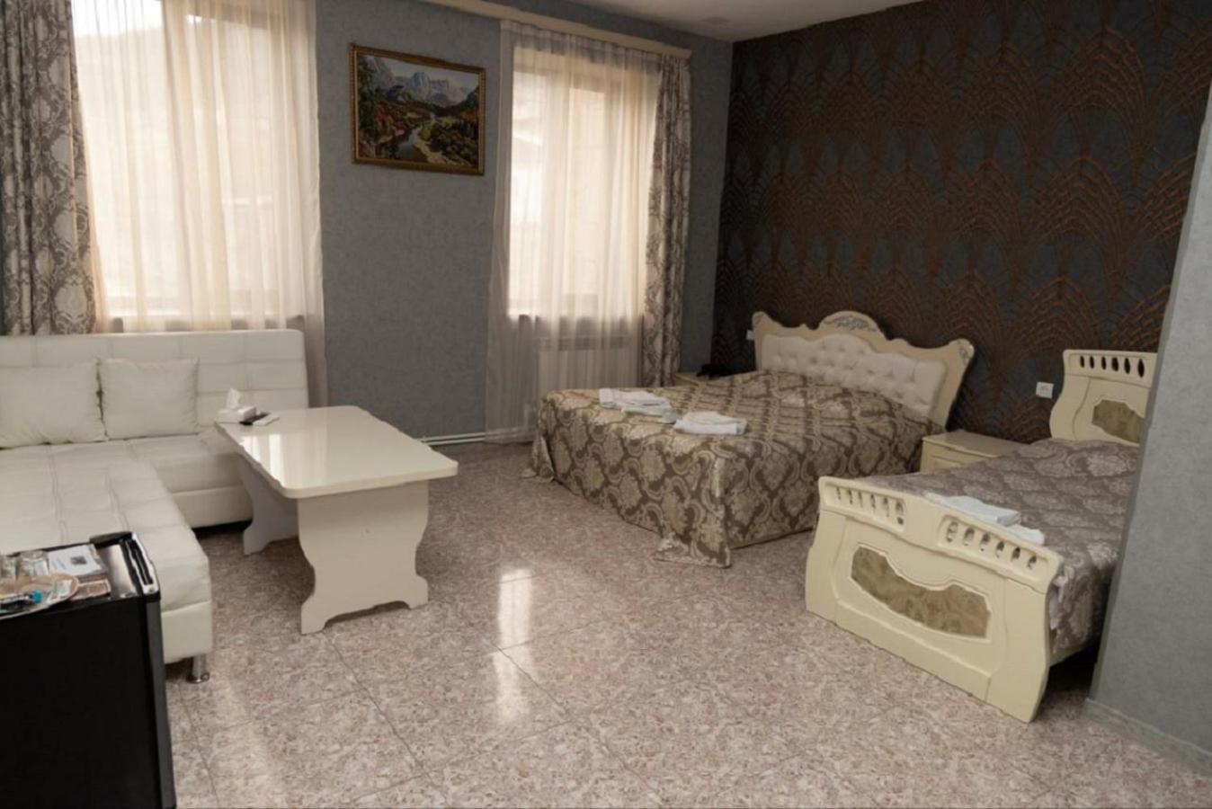 Noyemburg Hotel Noyemberyan المظهر الخارجي الصورة