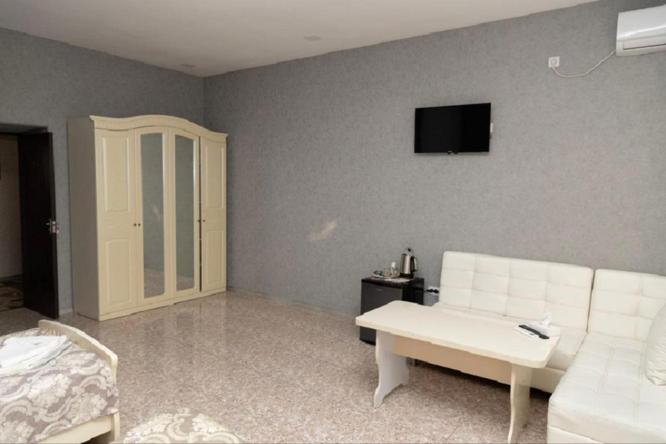 Noyemburg Hotel Noyemberyan المظهر الخارجي الصورة